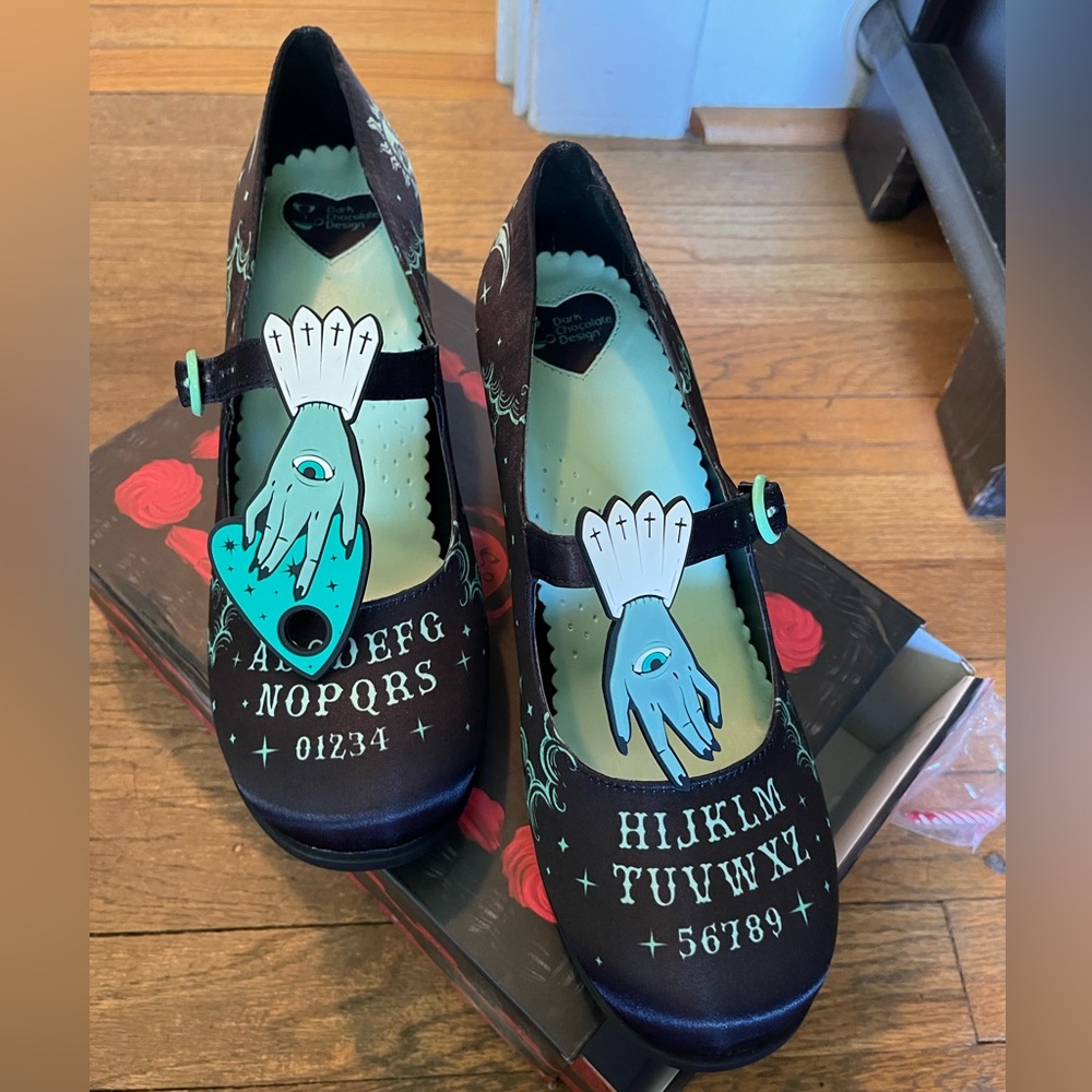 Hot Chocolate ‘Spirit Board’ Heels NIB size 41